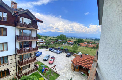 For sale: Western studio with a terrace in a complex with a low maintenance fee!
