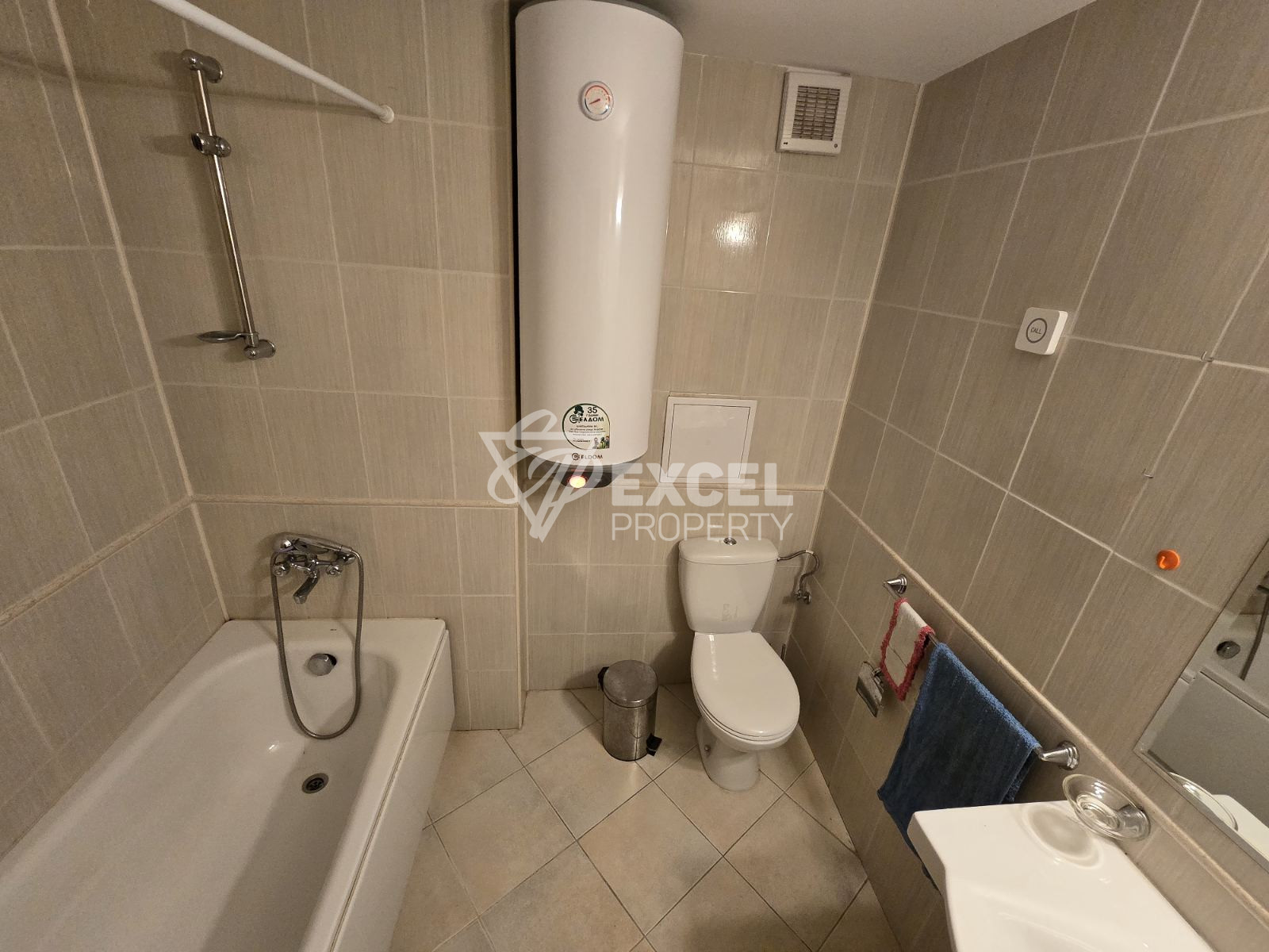 One-bedroom apartment on the ground floor for sale in the All Seasons Club complex, Bansko
