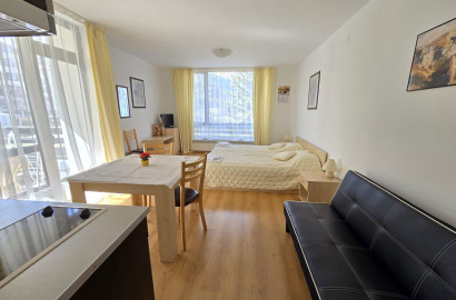 Spacious south facing studio for sale in the Aspen Golf complex