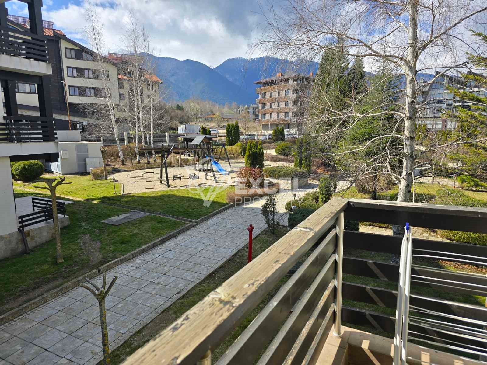 Spacious south facing studio for sale in the Aspen Golf complex