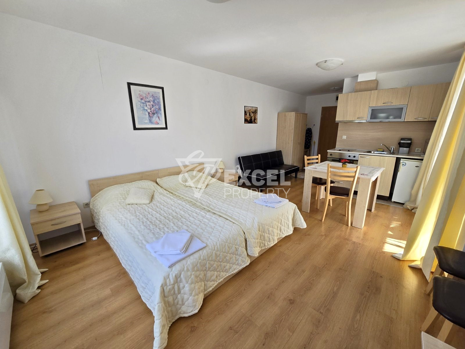 Spacious south facing studio for sale in the Aspen Golf complex