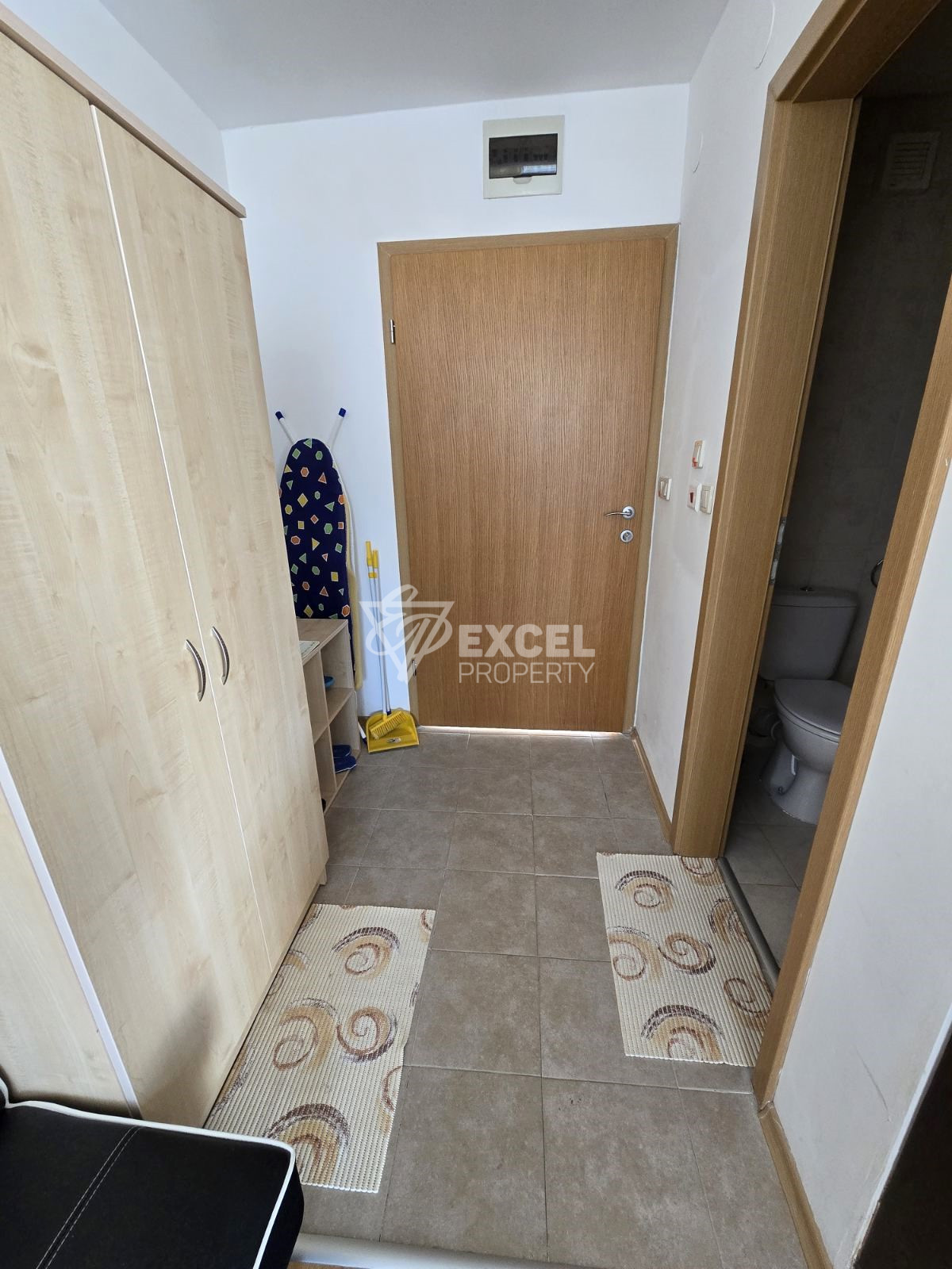 Spacious south facing studio for sale in the Aspen Golf complex