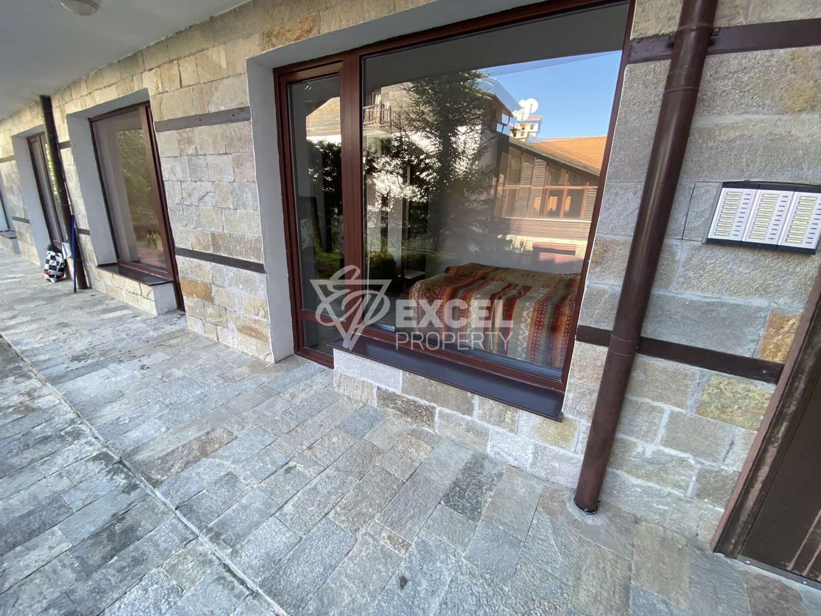 Affordable one-bedroom ground floor apartment in a low maintenance building!