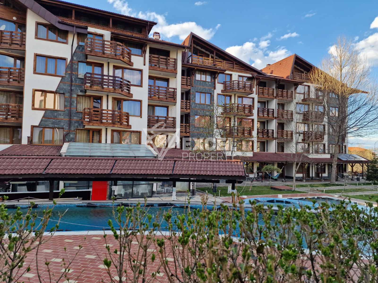 Belvedere Holiday Club: Two bedroom south facing apartment with stunning mountain views