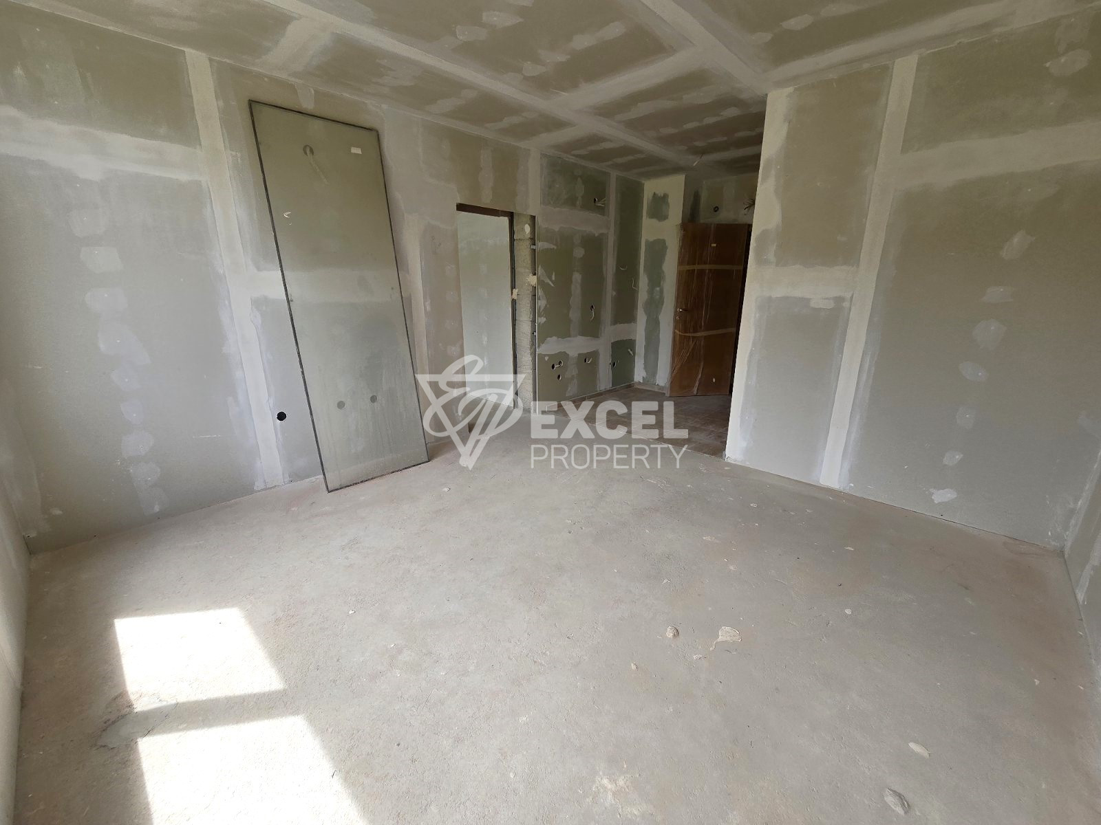 Southern studio for sale with a delightful panoramic view of the Pirin Mountains