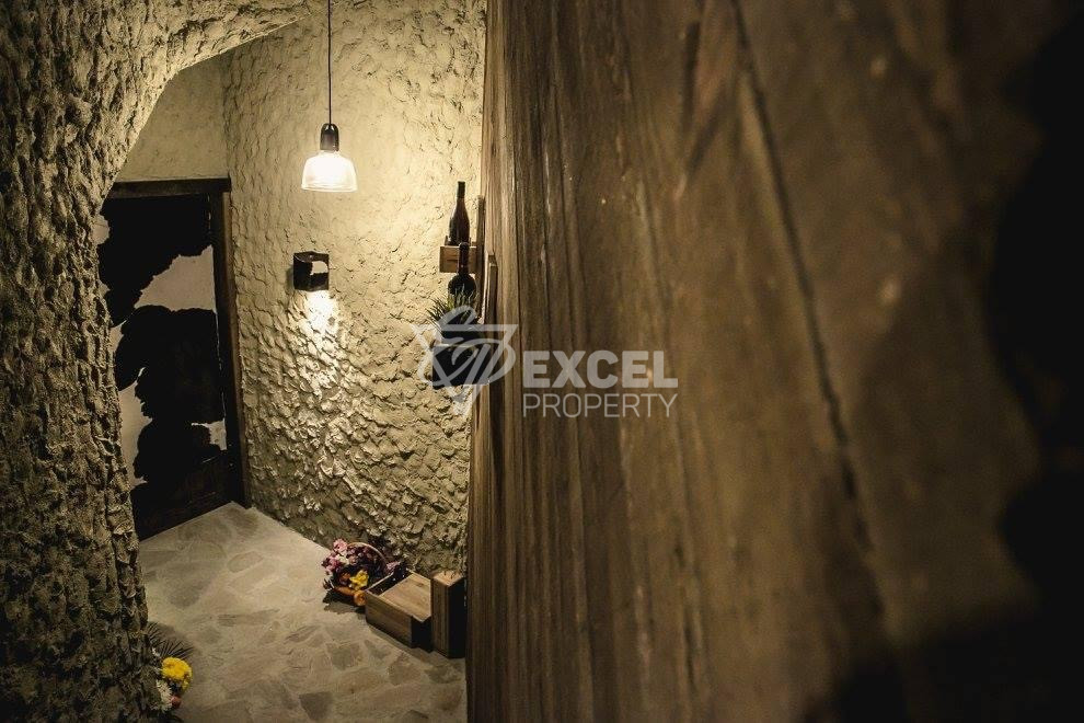 A developed restaurant for sale in the center of Razlog