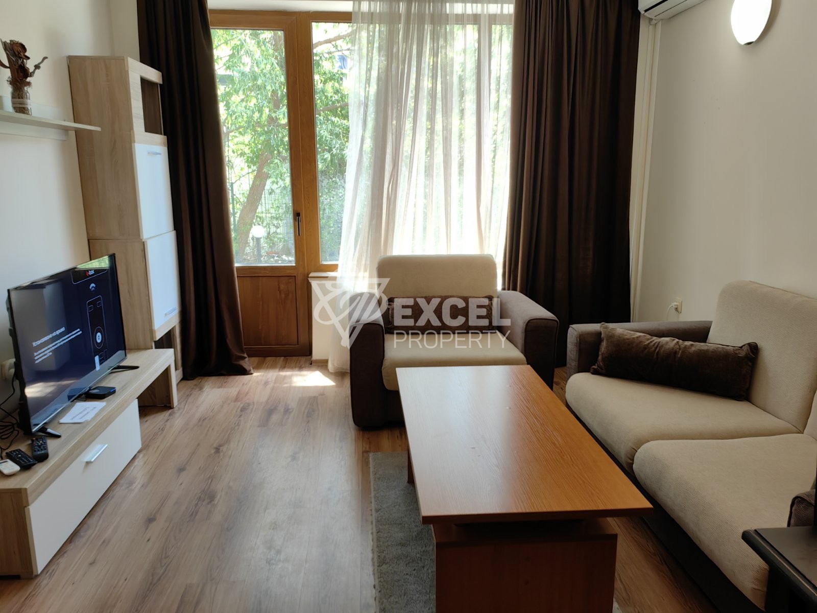 Furnished one-bedroom apartment for rent 80m from the Gondola