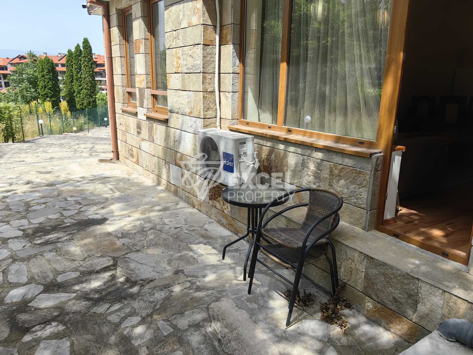 Furnished one-bedroom apartment for rent 80m from the Gondola