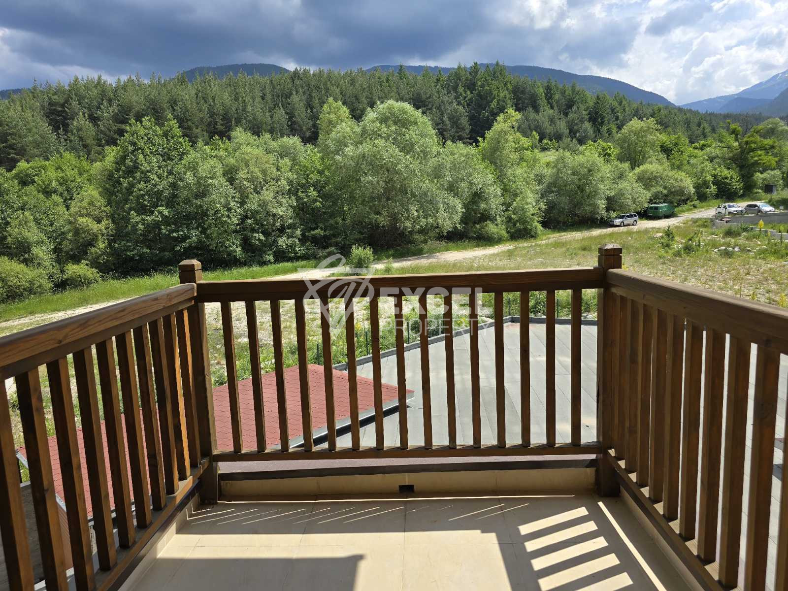 New one bedroom apartment with south exposure in a residential building with a low maintenance fee