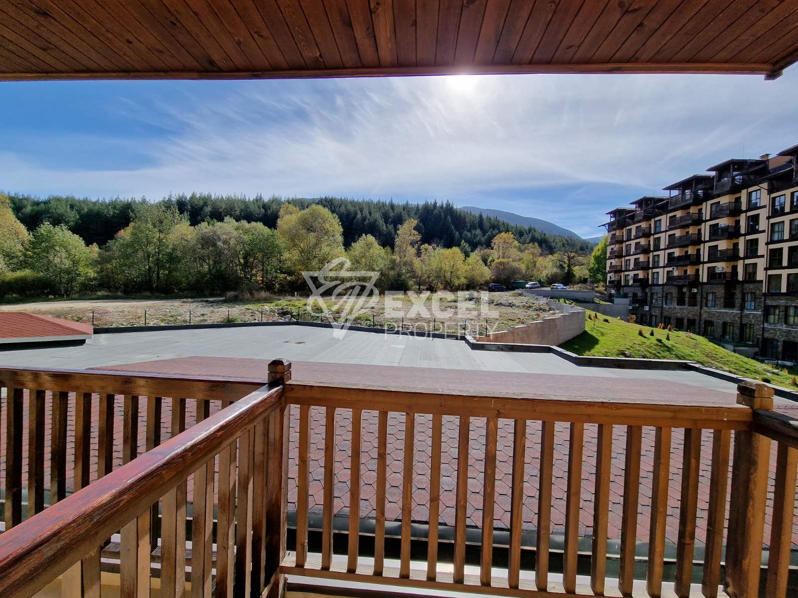 Spacious southern studio for sale in a residential building with low maintenance fees, Bansko
