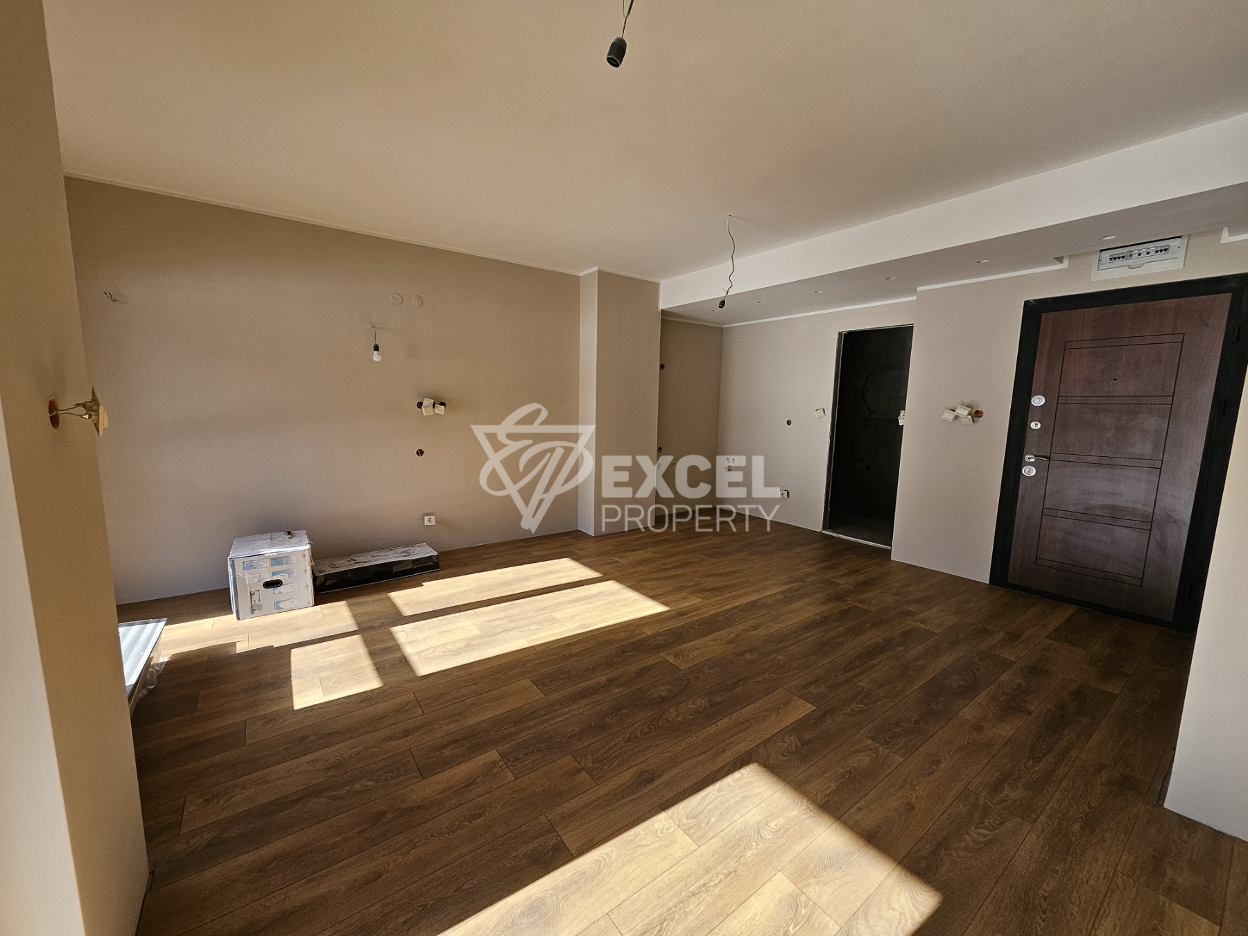 Spacious southern studio for sale in a residential building with low maintenance fees, Bansko