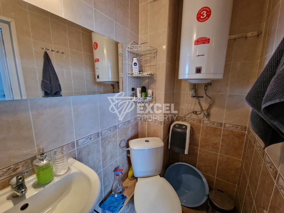 No maintenance fee! Southern one-bedroom apartment with its own basement, next to the Billa store in Bansko