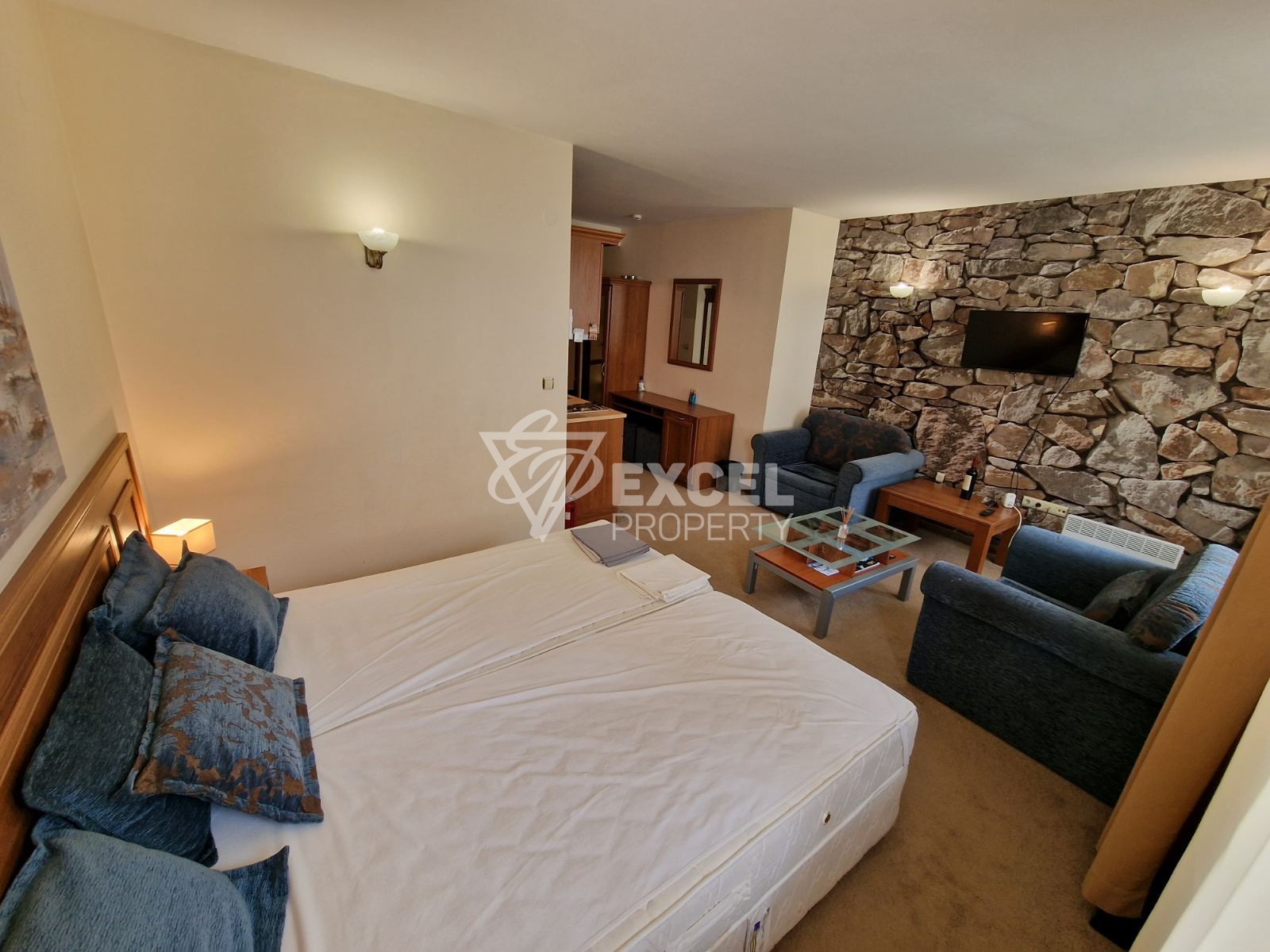 For rent: Furnished studio with air conditioning and terrace in Bansko, next to Kempinski