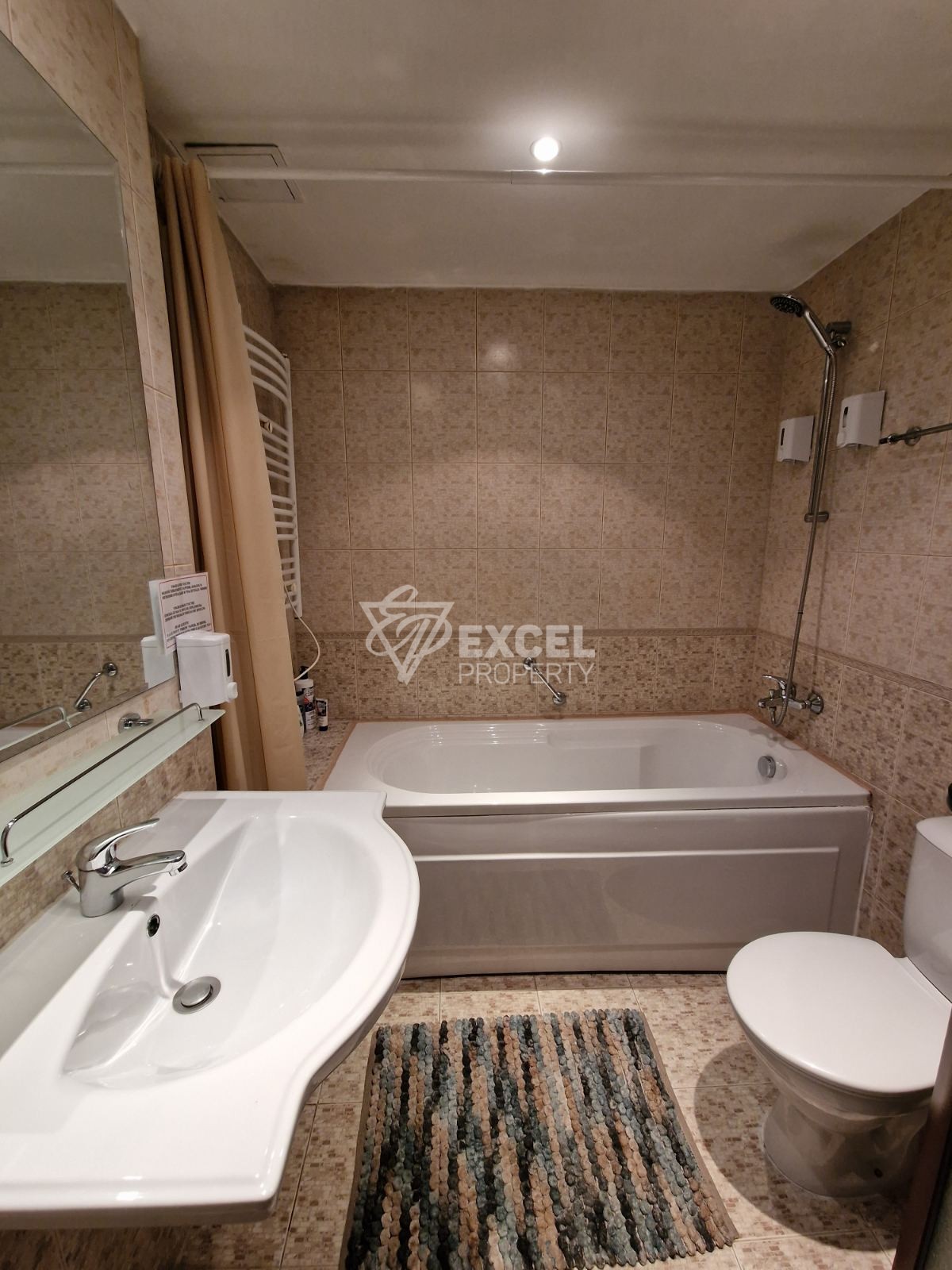 For rent: Furnished studio with air conditioning and terrace in Bansko, next to Kempinski