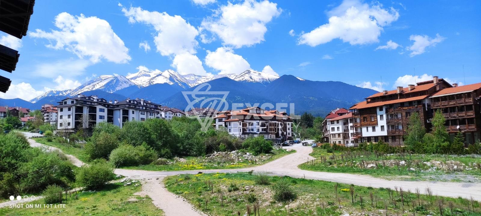 Elegantly furnished two-bedroom apartment with a low maintenance fee
