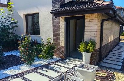 Renovated three-story house near the center of the city of Bansko