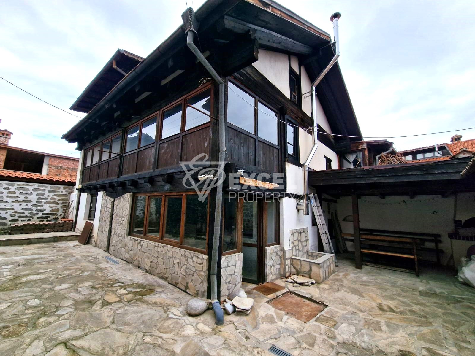 Authentic two-storey house for sale in the old part of Bansko, 200m from the Church of the Holy Trinity