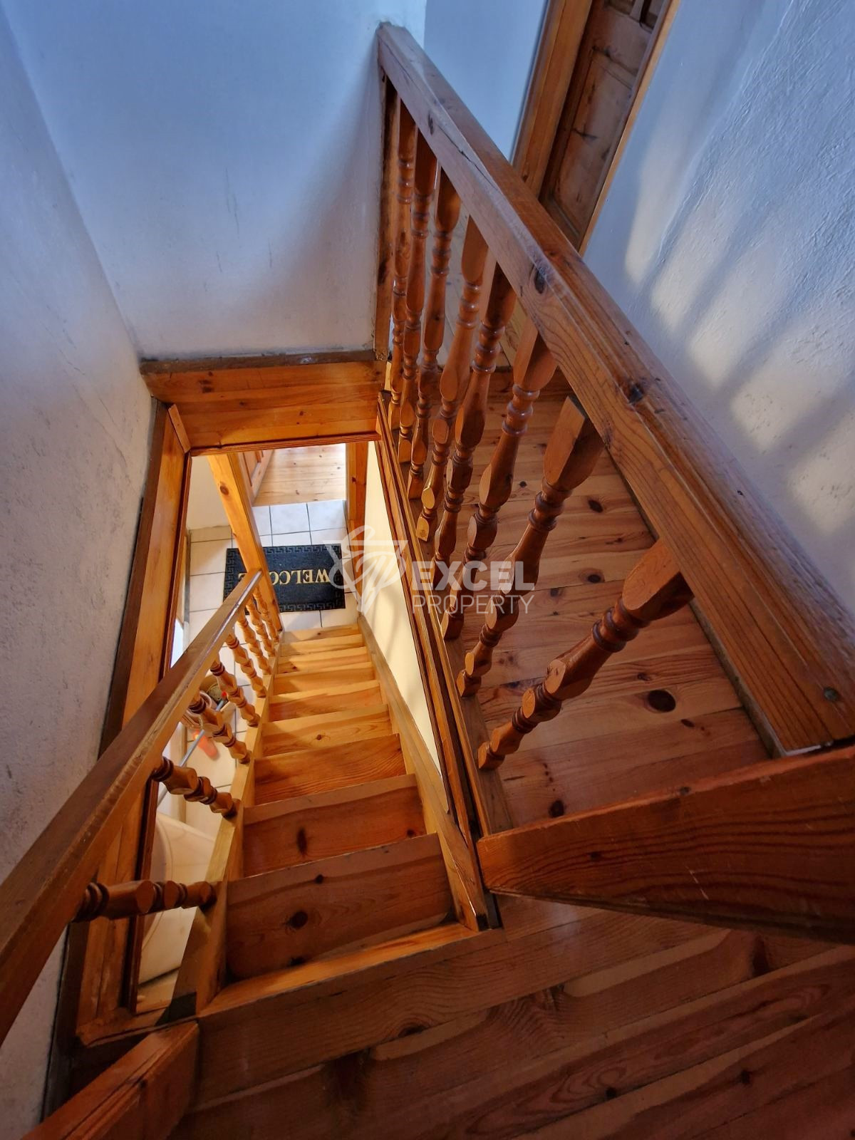 Authentic two-storey house for sale in the old part of Bansko, 200m from the Church of the Holy Trinity
