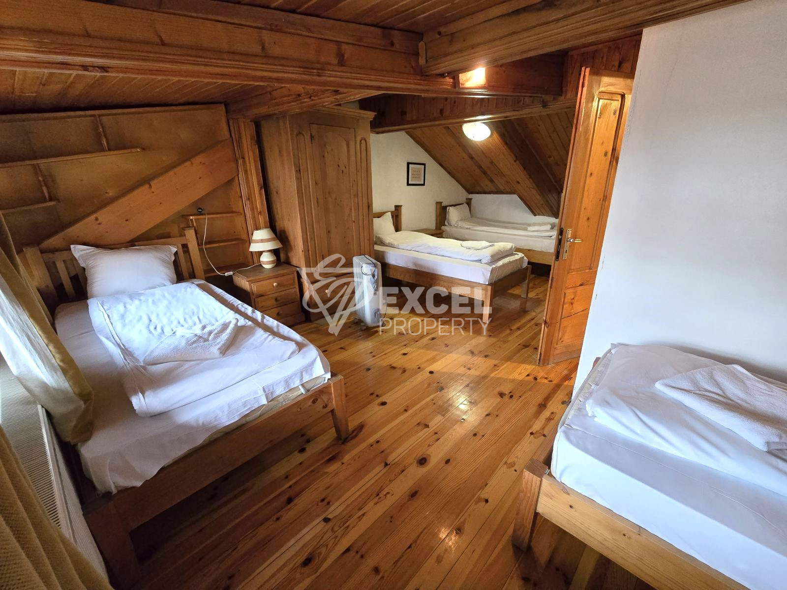Authentic two-storey house for sale in the old part of Bansko, 200m from the Church of the Holy Trinity