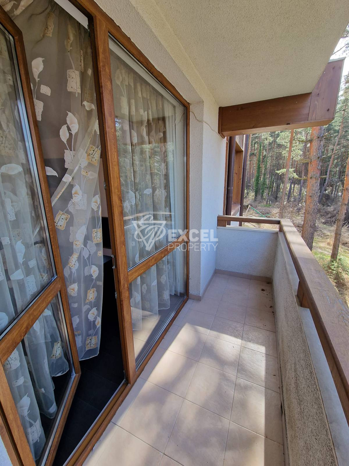 One-bedroom apartment for sale 100m from the ski road! Residential building with a low maintenance fee!
