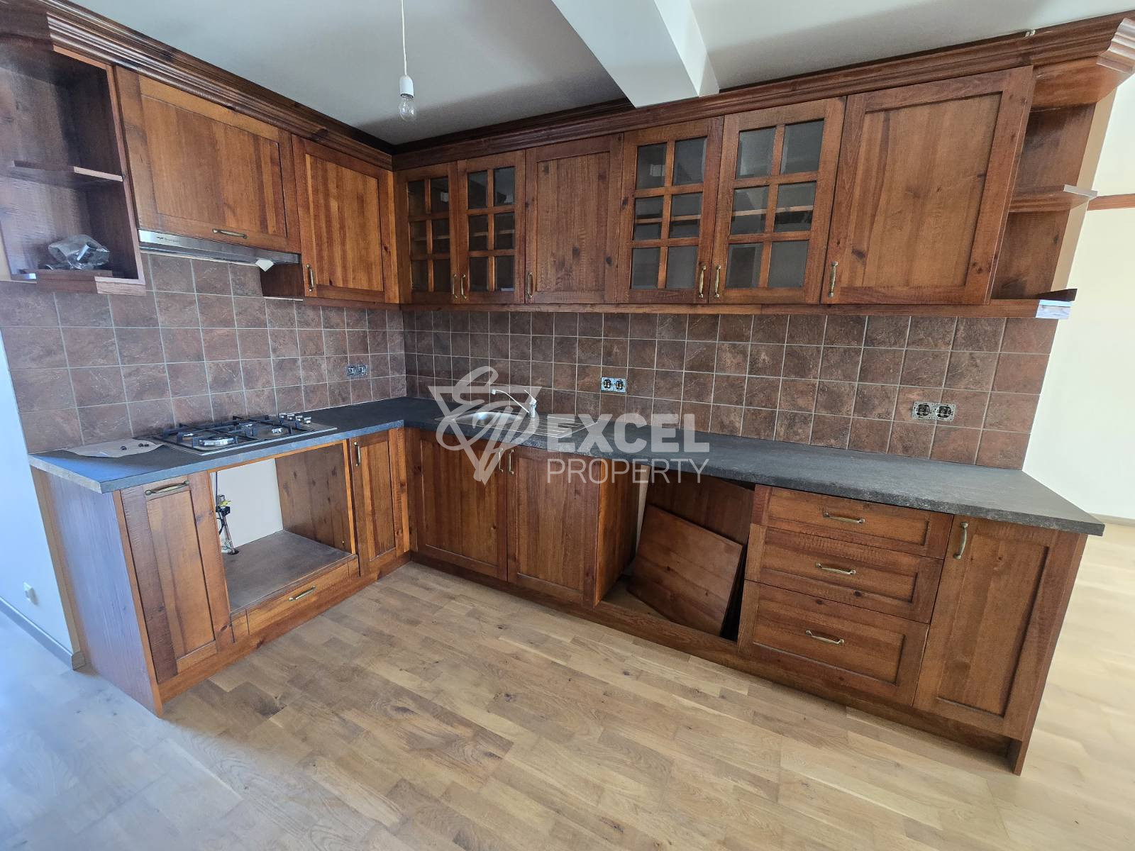 Spacious south-facing two-bedroom apartment for sale in Bansko, near the stadium