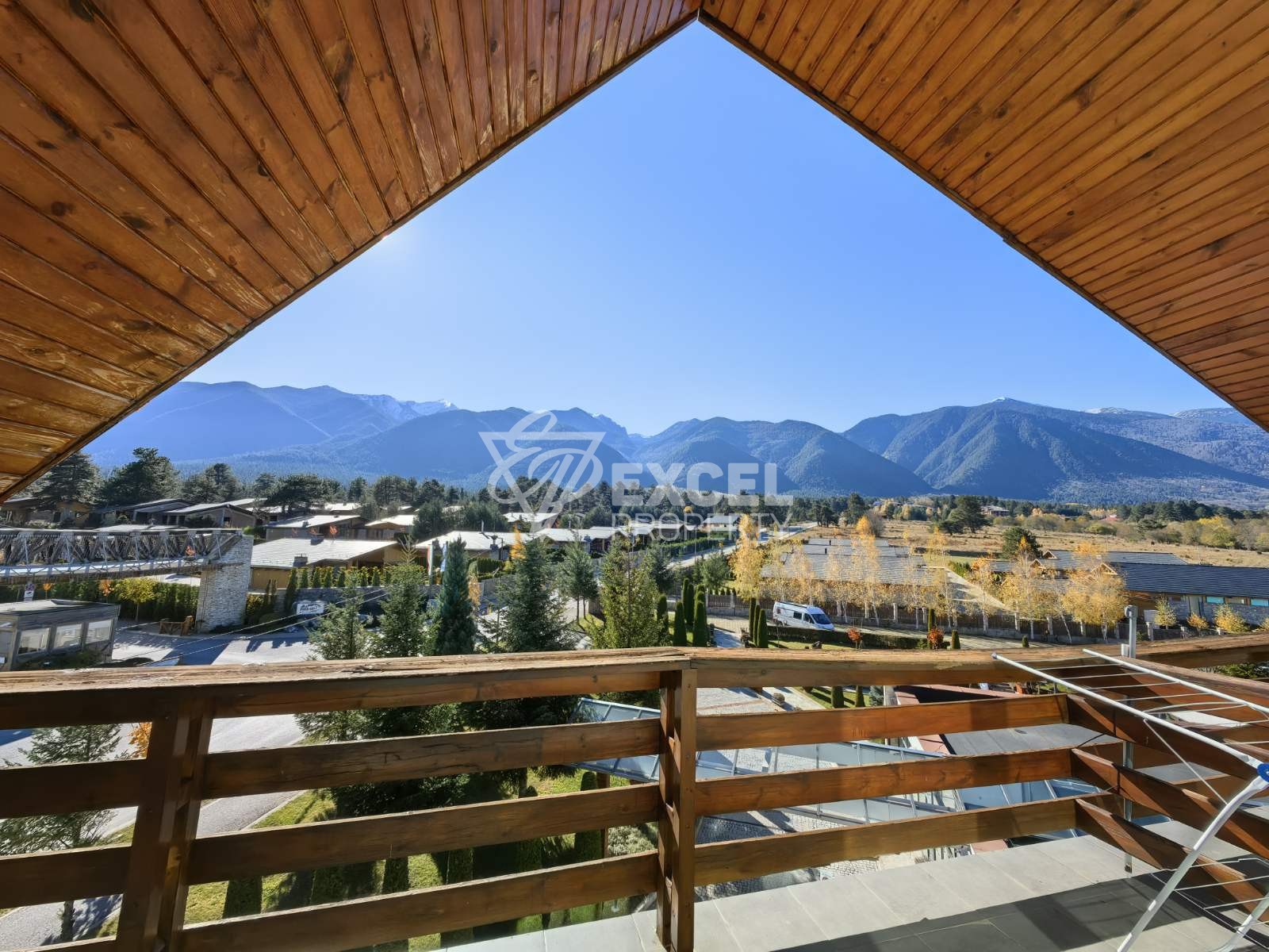Two-bedroom penthouse with an amazing view of the Pirin mountain and the golf course