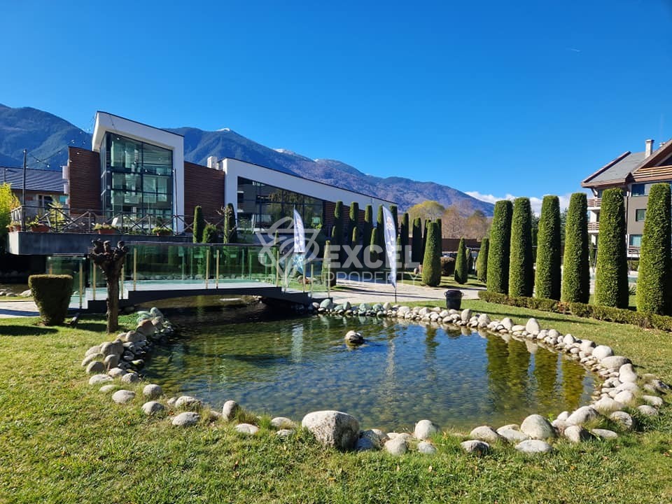 Two-bedroom penthouse with an amazing view of the Pirin mountain and the golf course