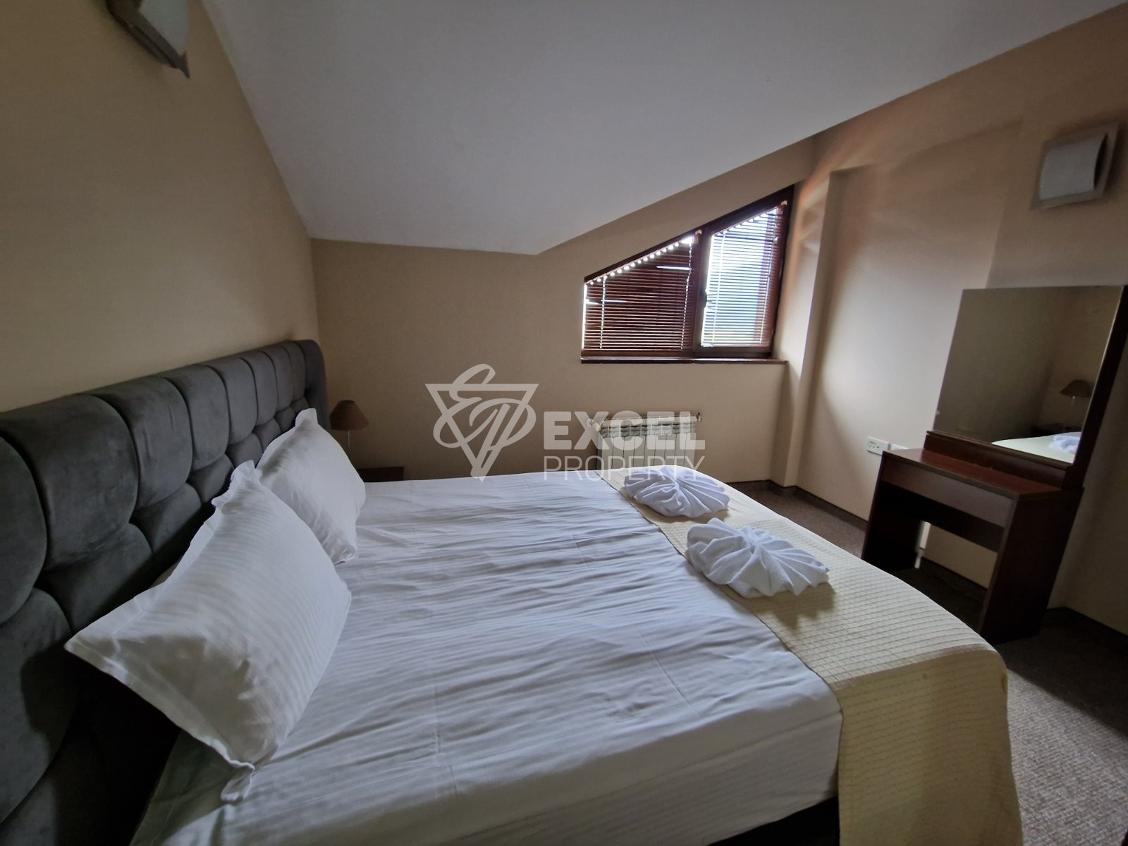 Multi-room maisonette with a view of the pool and Pirin mountain in a 4-star complex