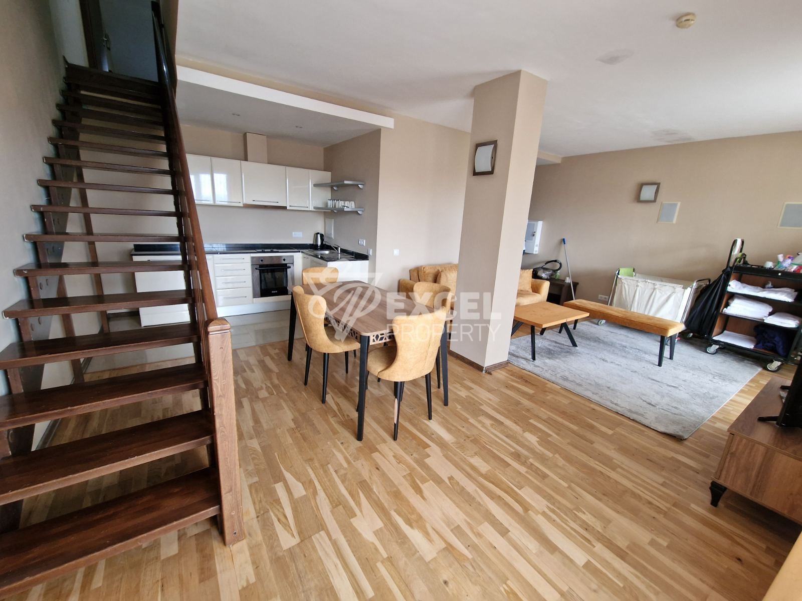 Multi-room maisonette with a view of the pool and Pirin mountain in a 4-star complex