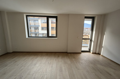 Southern studio with a terrace in a new residential building with low maintenance fees, Bansko