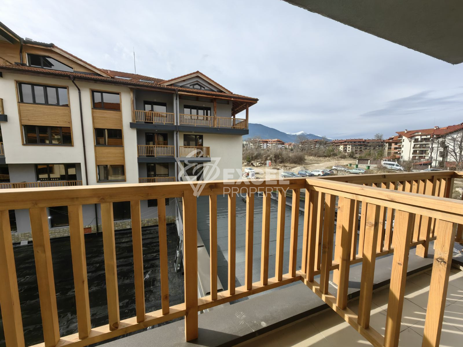 Southern studio with a terrace in a new residential building with low maintenance fees, Bansko