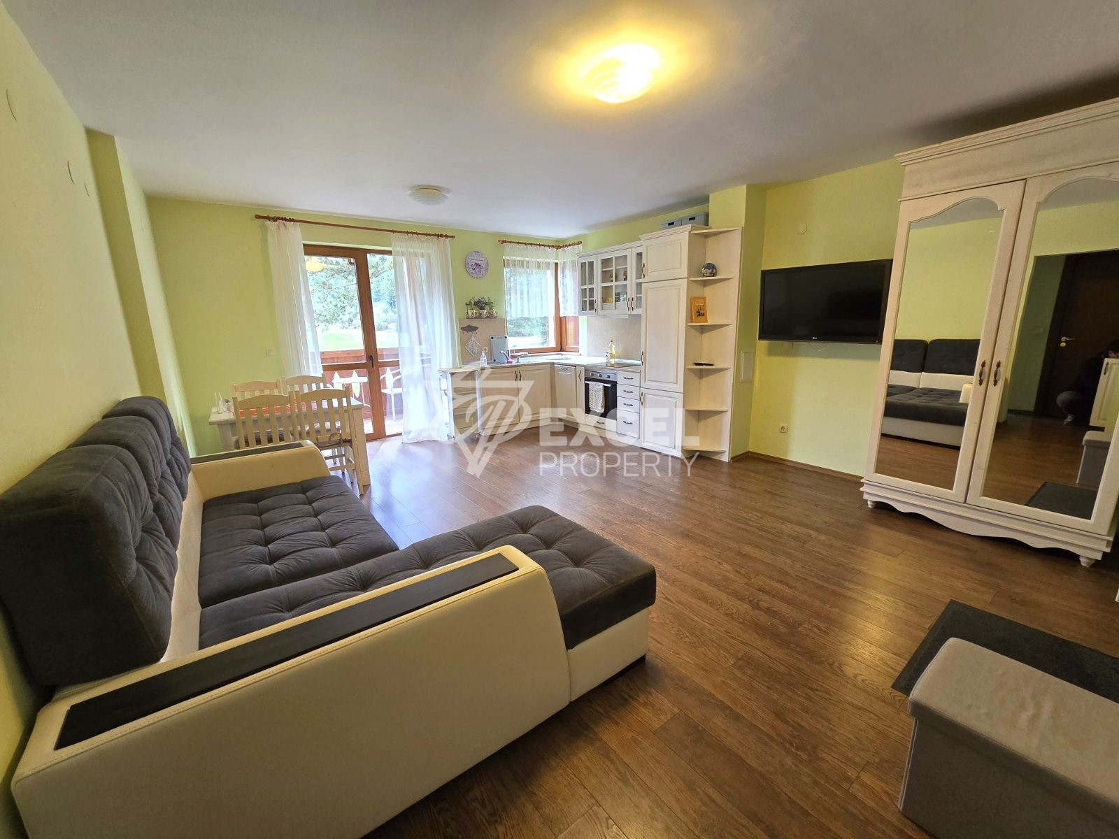 Sunny one bedroom apartment for sale in the heart of Pirin Golf & Country Club!