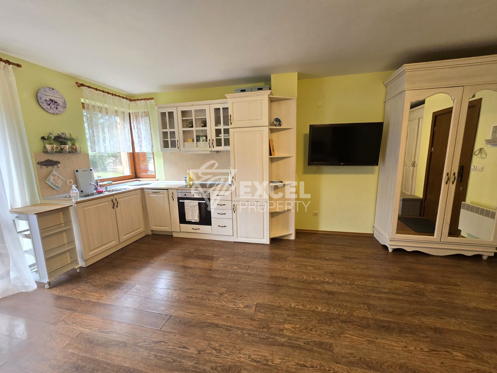 Sunny one bedroom apartment for sale in the heart of Pirin Golf & Country Club!