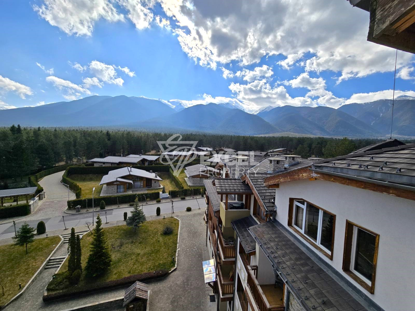 Elegant multi-room apartment for sale in the heart of Pirin Golf & Country Club: Luxury and perfection