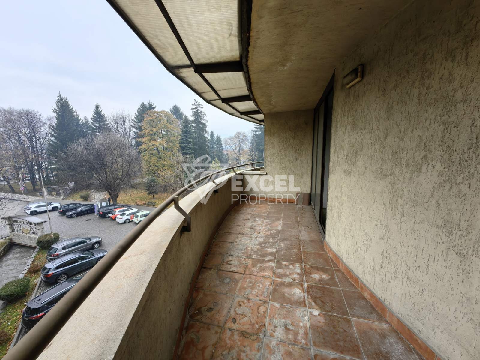South one-bedroom apartment with basement in the center of Razlog