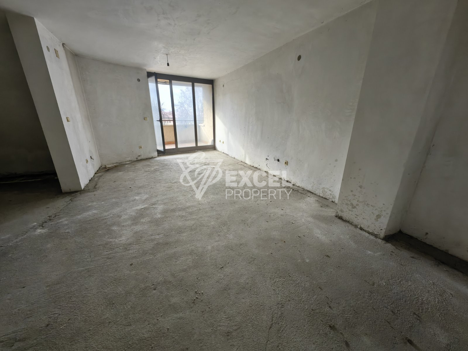South one-bedroom apartment with basement in the center of Razlog