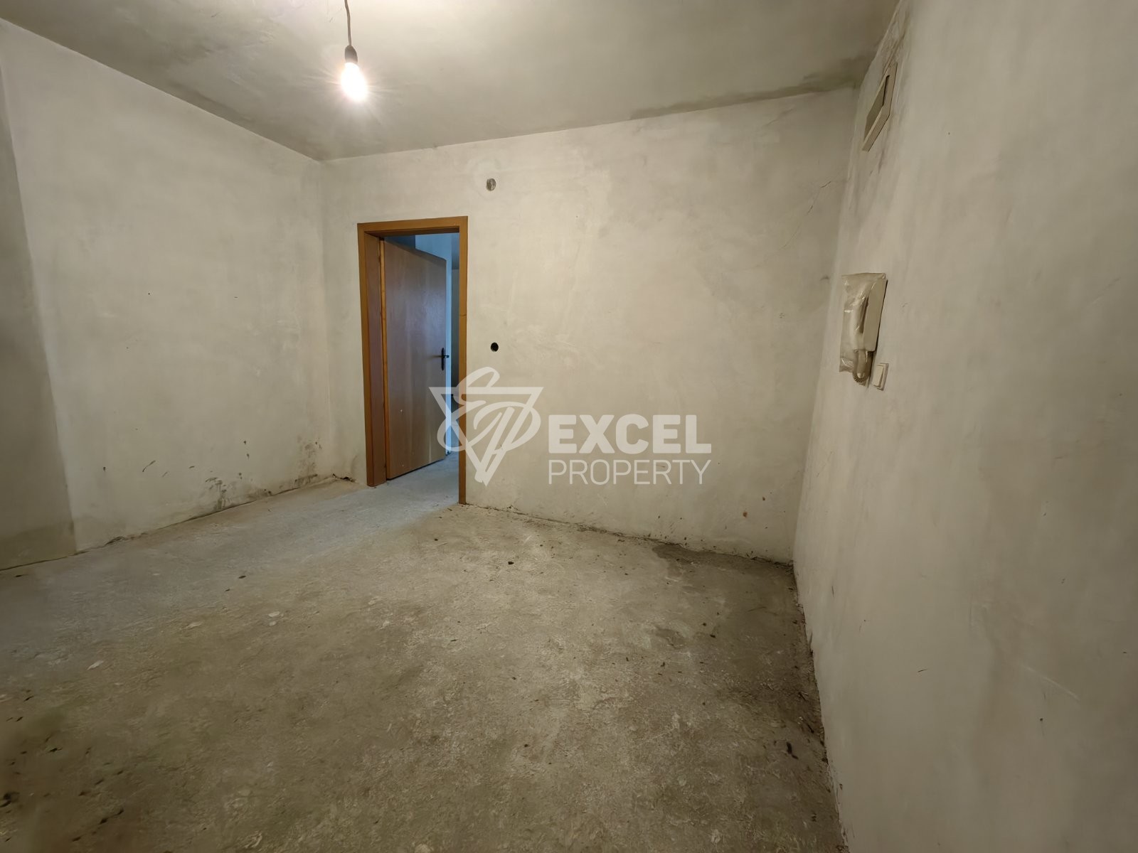 South one-bedroom apartment with basement in the center of Razlog