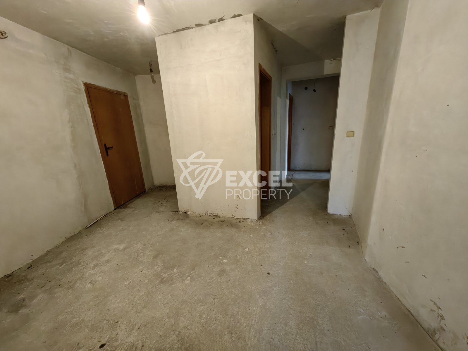 South one-bedroom apartment with basement in the center of Razlog