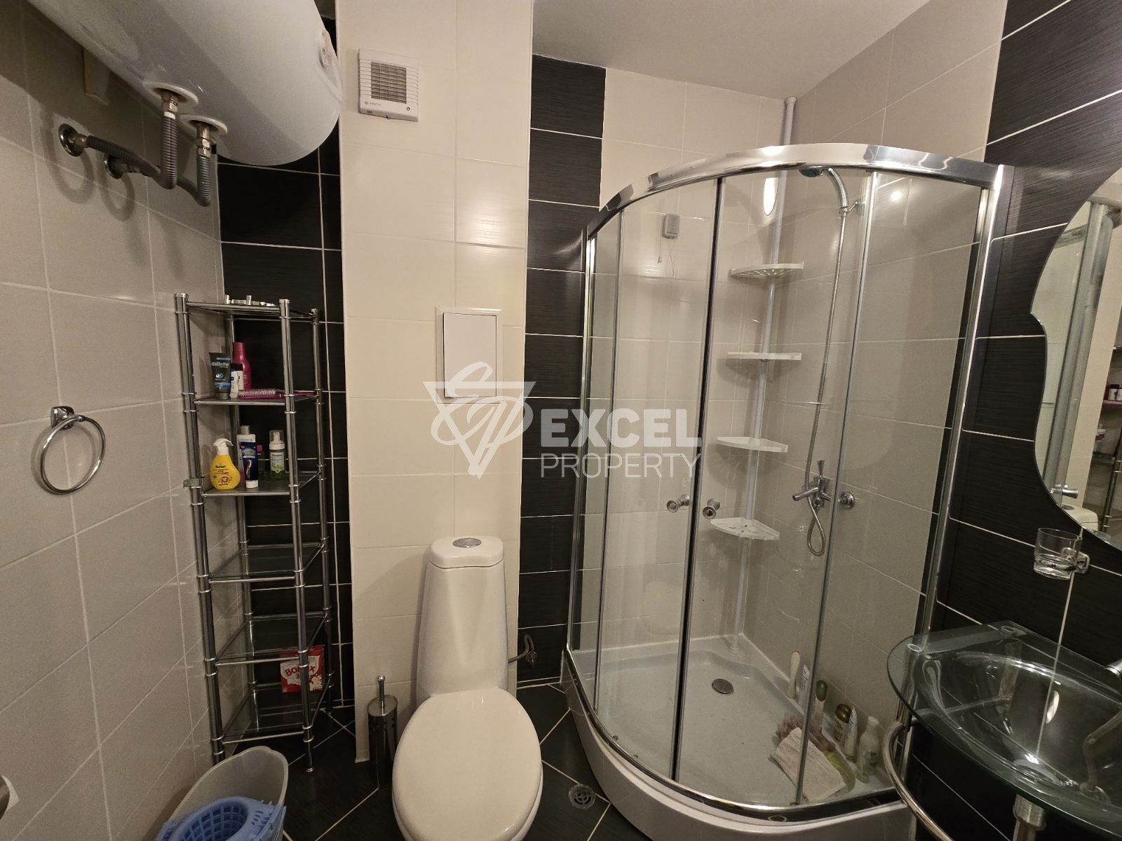 Spacious studio for sale with a captivating mountain view in Hotel Regnum 5✱, Bansko