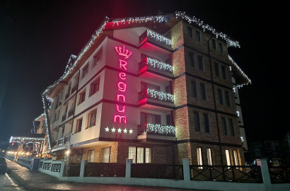 Spacious studio for sale with a captivating mountain view in Hotel Regnum 5✱, Bansko