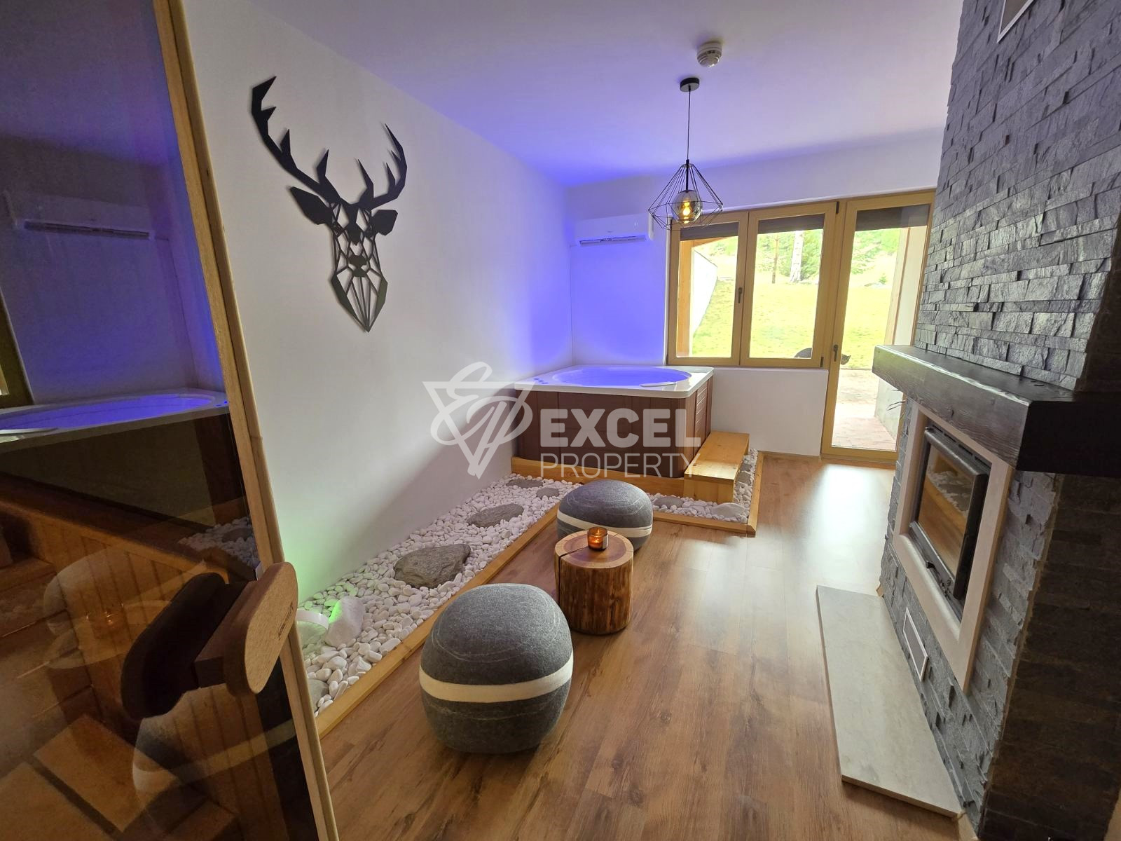 Luxury one-bedroom apartment with own SPA room with jacuzzi and sauna