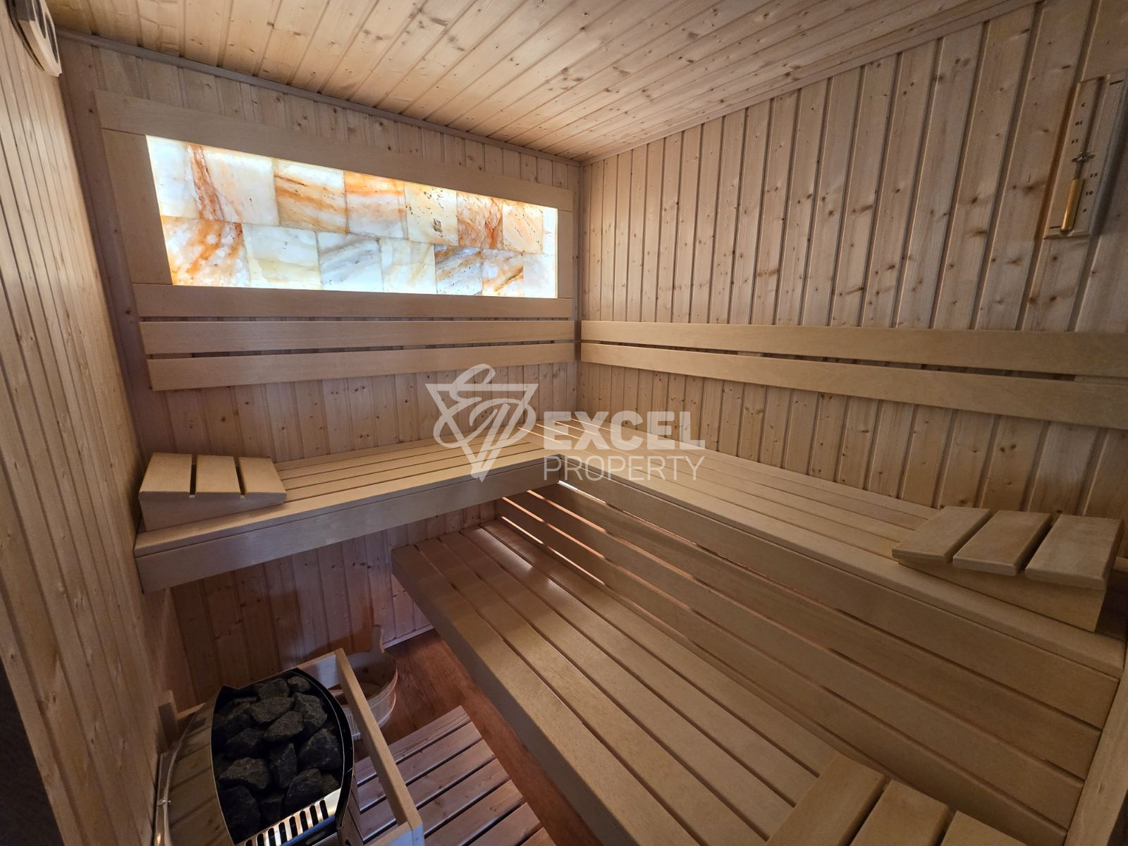 Luxury one-bedroom apartment with own SPA room with jacuzzi and sauna