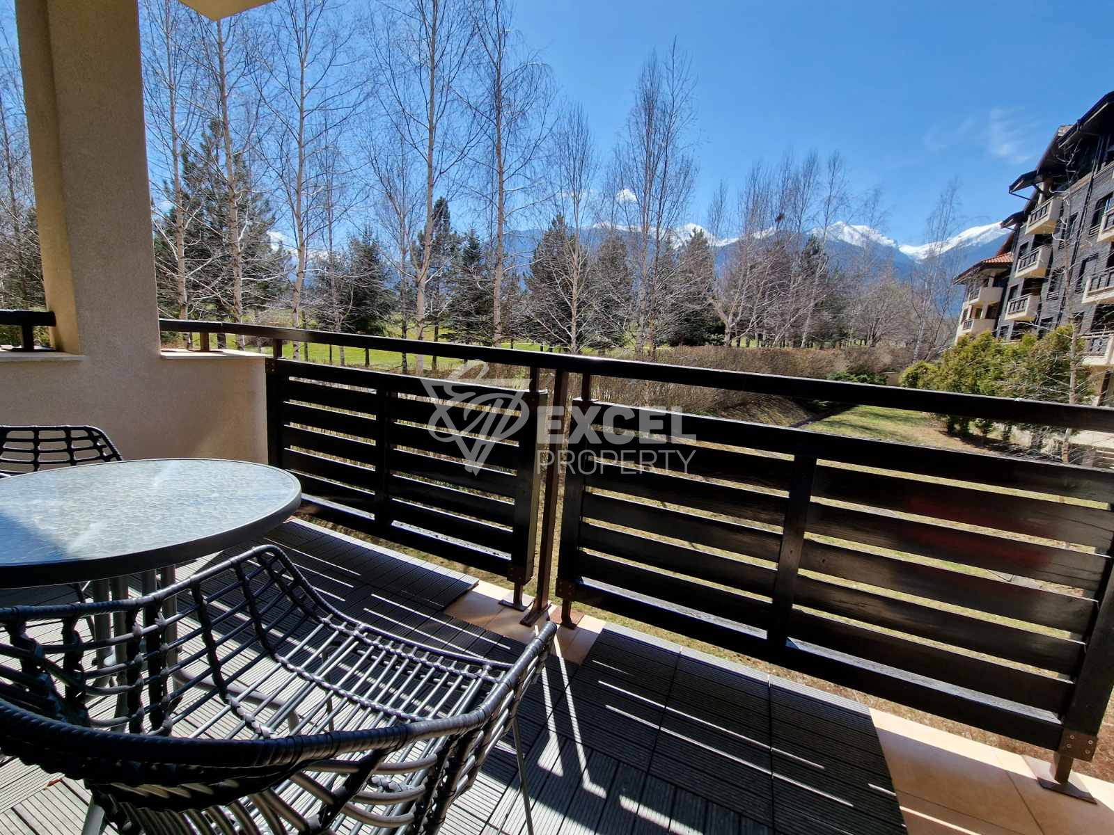 Spacious apartment with a view of Pirin mountain