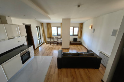 Spacious maisonette with own entrance on the ground floor