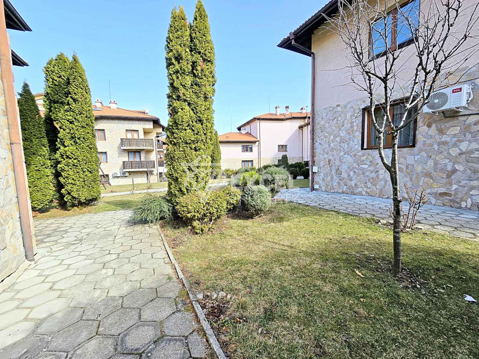 One-bedroom apartment 300m from the Gondola with a low maintenance fee!