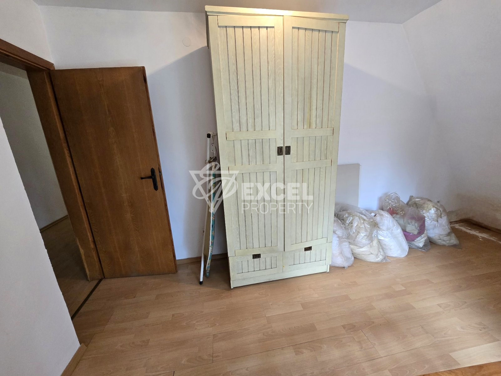 A spacious one-bed apartment in the heart of Razlog with a convenient location and beautiful view