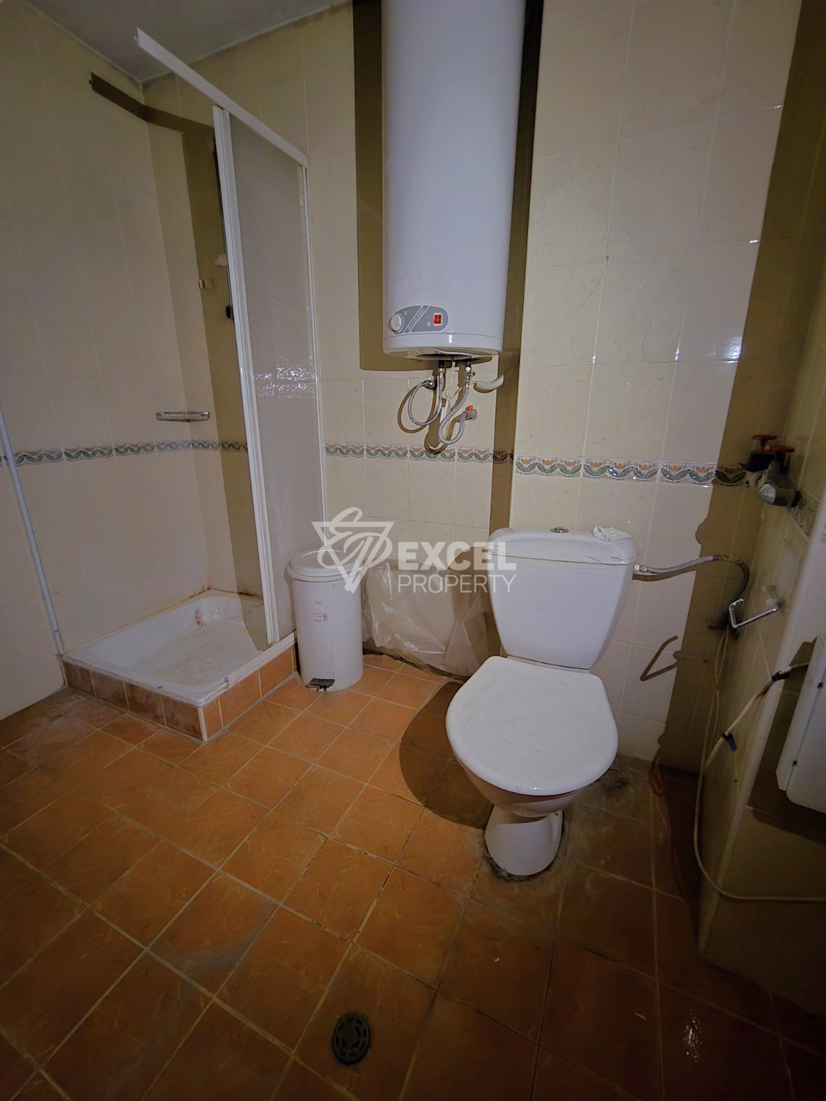 A spacious one-bed apartment in the heart of Razlog with a convenient location and beautiful view