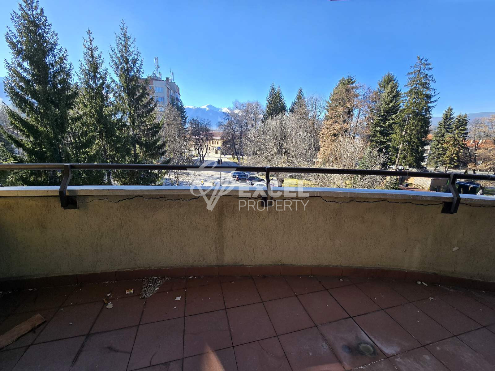 A spacious one-bed apartment in the heart of Razlog with a convenient location and beautiful view
