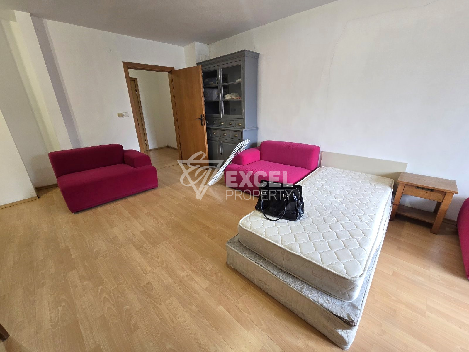 A spacious one-bed apartment in the heart of Razlog with a convenient location and beautiful view