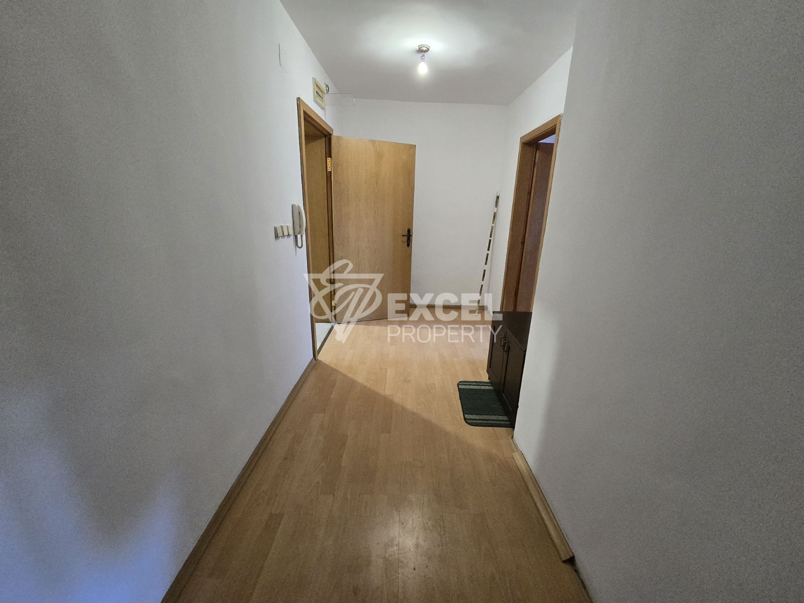 A spacious one-bed apartment in the heart of Razlog with a convenient location and beautiful view